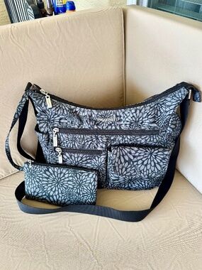 Baggallini Modern Midnight Blossom Everywhere Bag